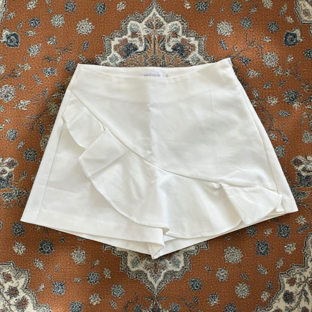 Vestique White Ruffle Skort - Picture 12 of 13